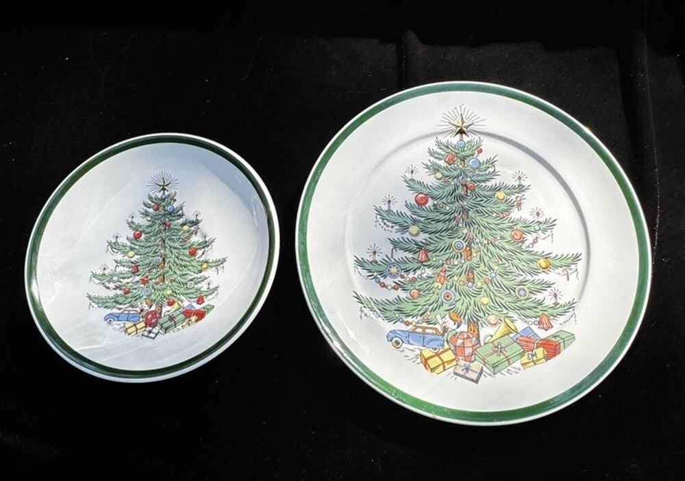 Vintage Cuthbertson Original Christmas Tree 8” English Salad & Bread Plates A16